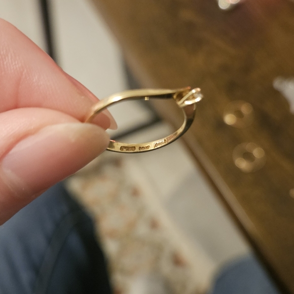 10K Gold and Diamond Chevron Ring - Picture 5 of 7